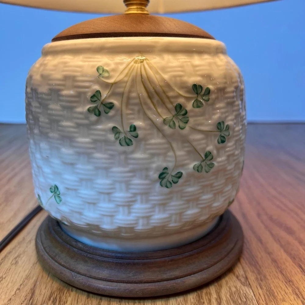 Vintage Belleek Ireland Shamrock Porcelain Table Lamp tested Working w Shade*